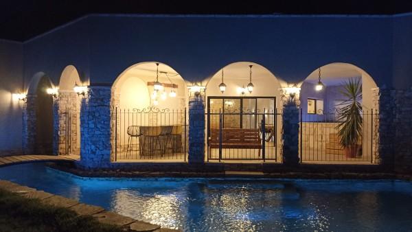 עין קשתות מיצד בחוץ - לילה