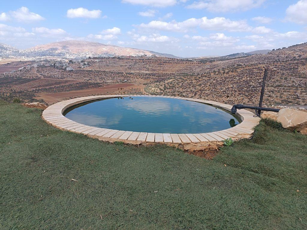 מצפה בניו ליד אלון מורה