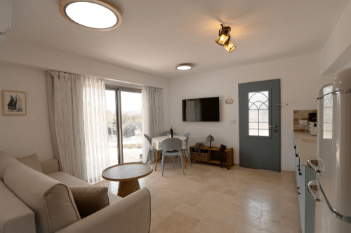 חוויה שלבניםל שקט בכנרת נופש בלבנים