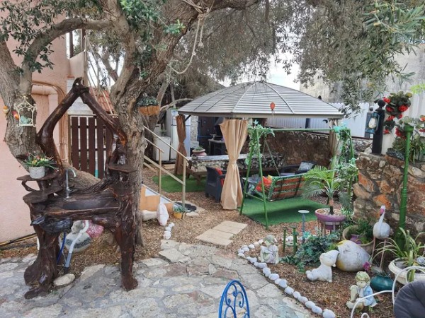 אל מול הנוף גרנות הגליל