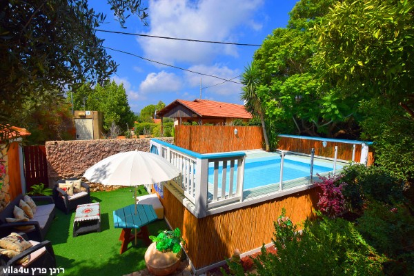 אל מול הנוף גרנות הגליל