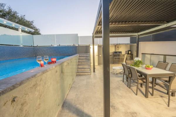 אחוזת מרגלית גשר הזיו בריכה