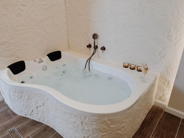 צימר סלע במדבר מעלה עמוס